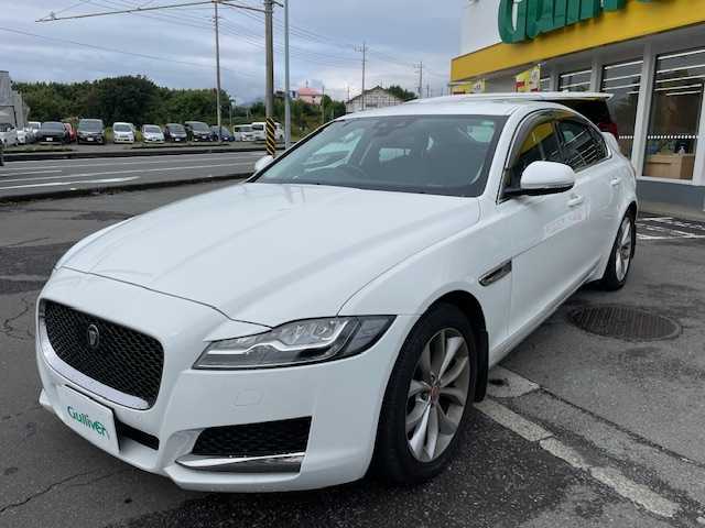 ジャガー ＸＦ プレステージ 神奈川県 2017(平29)年 7.8万km パール 純正ナビ/バックカメラ/ウィンカーミラー/クルーズコントロール/ドアバイザー/プッシュスタート/ETC/純正アルミホイール