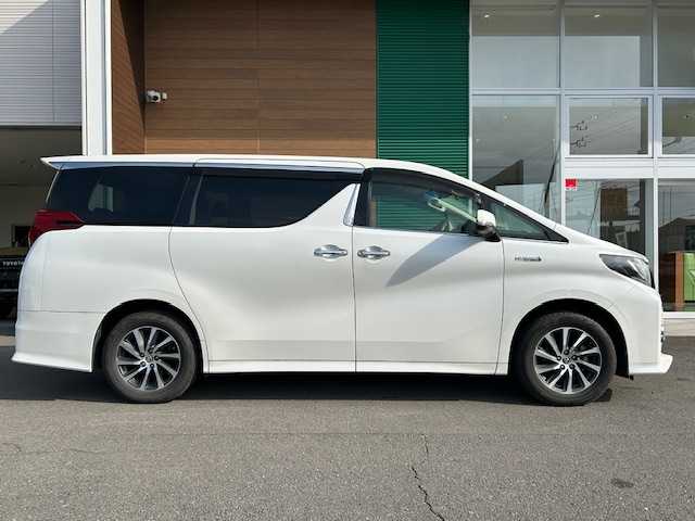 トヨタ アルファードハイブリット SR 静岡県 2017(平29)年 9.9万km ホワイトパールクリスタルシャイン ワンオーナー/純正メモリナビ/AM/FM/CD/DVD/BT/フルセグ/バックカメラ/フリップダウンモニター/両側パワースライドドア/純正フロアマット/クルーズコントロール/オートホールド/パワーバックドア/ビルトイン2.0ETC/ハーフレザーシート/オットマン（助手席・セカンドシート）
