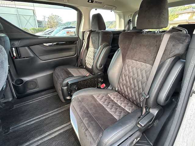 トヨタ アルファードハイブリット SR 静岡県 2017(平29)年 9.9万km ホワイトパールクリスタルシャイン ワンオーナー/純正メモリナビ/AM/FM/CD/DVD/BT/フルセグ/バックカメラ/フリップダウンモニター/両側パワースライドドア/純正フロアマット/クルーズコントロール/オートホールド/パワーバックドア/ビルトイン2.0ETC/ハーフレザーシート/オットマン（助手席・セカンドシート）