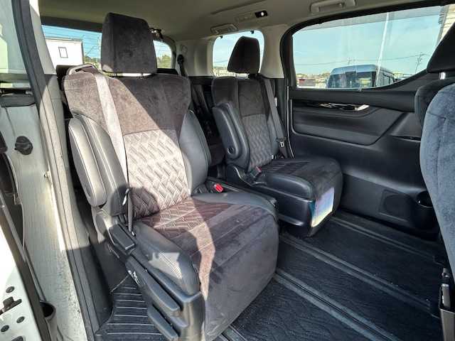 トヨタ アルファードハイブリット SR 静岡県 2017(平29)年 9.9万km ホワイトパールクリスタルシャイン ワンオーナー/純正メモリナビ/AM/FM/CD/DVD/BT/フルセグ/バックカメラ/フリップダウンモニター/両側パワースライドドア/純正フロアマット/クルーズコントロール/オートホールド/パワーバックドア/ビルトイン2.0ETC/ハーフレザーシート/オットマン（助手席・セカンドシート）