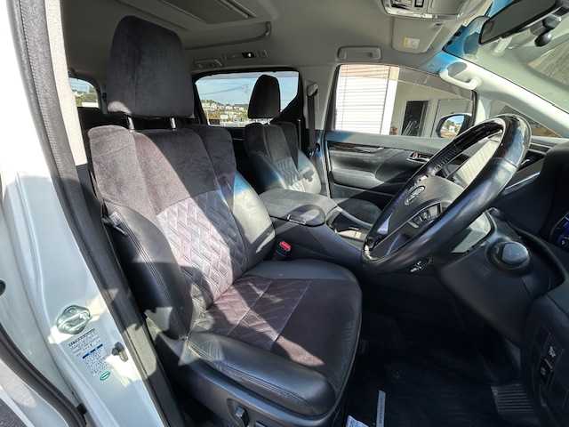 トヨタ アルファードハイブリット SR 静岡県 2017(平29)年 9.9万km ホワイトパールクリスタルシャイン ワンオーナー/純正メモリナビ/AM/FM/CD/DVD/BT/フルセグ/バックカメラ/フリップダウンモニター/両側パワースライドドア/純正フロアマット/クルーズコントロール/オートホールド/パワーバックドア/ビルトイン2.0ETC/ハーフレザーシート/オットマン（助手席・セカンドシート）