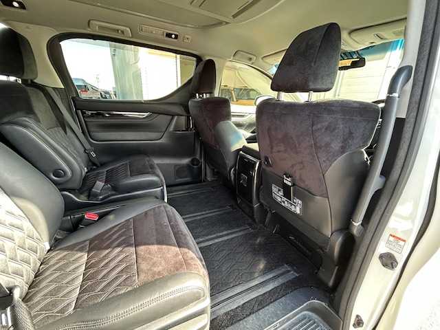 トヨタ アルファードハイブリット SR 静岡県 2017(平29)年 9.9万km ホワイトパールクリスタルシャイン ワンオーナー/純正メモリナビ/AM/FM/CD/DVD/BT/フルセグ/バックカメラ/フリップダウンモニター/両側パワースライドドア/純正フロアマット/クルーズコントロール/オートホールド/パワーバックドア/ビルトイン2.0ETC/ハーフレザーシート/オットマン（助手席・セカンドシート）