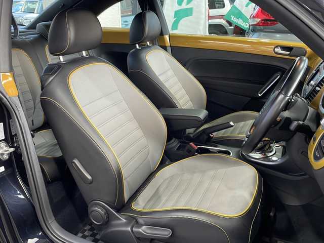 フォルクスワーゲン ザ・ビートル デューン 愛媛県 2018(平30)年 4.3万km 黒 純正ナビ/フルセグＴＶ/Bluetooth/ＣＤ／ＤＶＤ/ＦＭ／ＡＭ/バックカメラ/ＥＴＣ/ステアリングスイッチ/パドルシフト/ブラインドスポットモニター/ハーフレザーシート/純正１８インチアルミホイール/オートライト/スマートキー/プッシュスタート