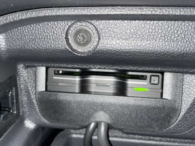 フォルクスワーゲン ザ・ビートル デューン 愛媛県 2018(平30)年 4.3万km 黒 純正ナビ/フルセグＴＶ/Bluetooth/ＣＤ／ＤＶＤ/ＦＭ／ＡＭ/バックカメラ/ＥＴＣ/ステアリングスイッチ/パドルシフト/ブラインドスポットモニター/ハーフレザーシート/純正１８インチアルミホイール/オートライト/スマートキー/プッシュスタート