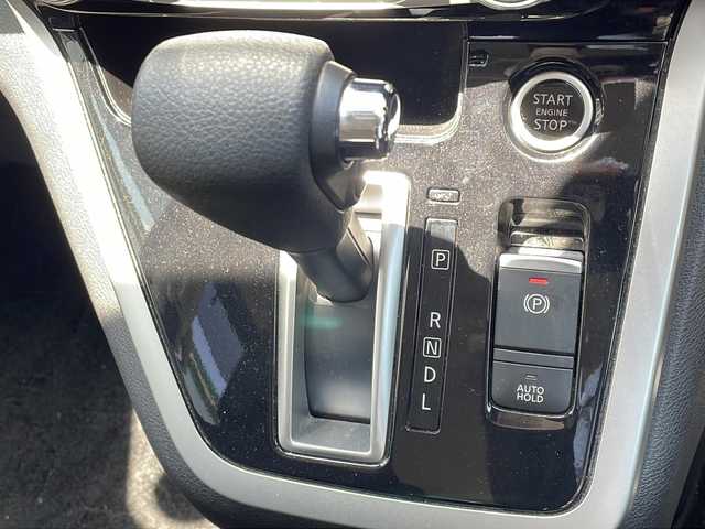 日産 セレナ ハイウェイスター Vセレクション 新潟県 2018(平30)年 7.7万km ダイヤモンドブラック 4WD/フルセグテレビ/純正ナビ（Bluetooth/DTV/FM/AM）/バックカメラ/全周囲カメラ/両側パワースライドドア/アイドリングストップ/パーキングアシスト/ビルトインETC/オートホールド/ウィンカーミラー/ドアバイザー/オートライト/電格ミラー/冬タイヤ積載