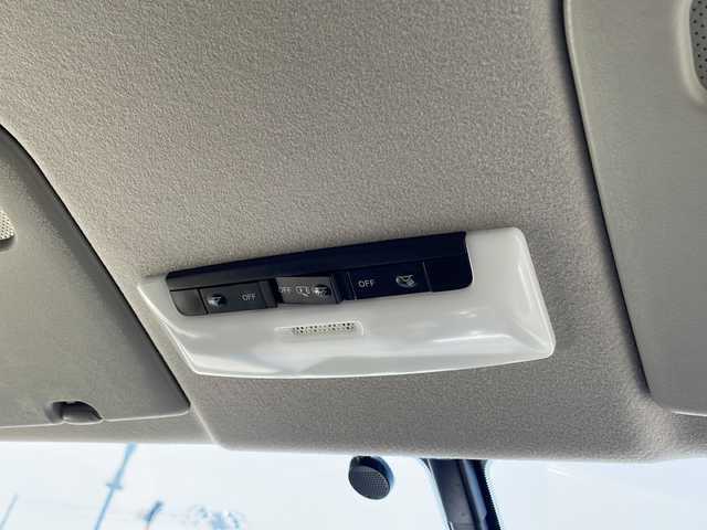 日産 セレナ ハイウェイスター Vセレクション 新潟県 2018(平30)年 7.7万km ダイヤモンドブラック 4WD/フルセグテレビ/純正ナビ（Bluetooth/DTV/FM/AM）/バックカメラ/全周囲カメラ/両側パワースライドドア/アイドリングストップ/パーキングアシスト/ビルトインETC/オートホールド/ウィンカーミラー/ドアバイザー/オートライト/電格ミラー/冬タイヤ積載