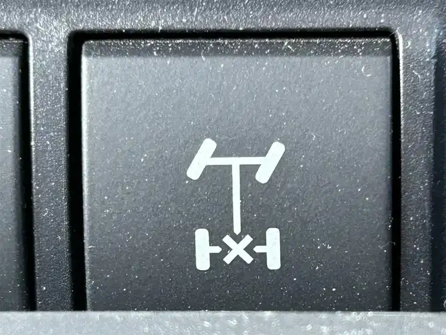 トヨタ ランドクルーザー プラド TX Lパッケージ 沖縄県 2019(平31)年 6.8万km ブラック 県外仕入れ/禁煙車/ワンオーナー/純正9インチナビ/（フルセグTV CD DVD Bluetooth)/バックカメラ/ETC/前後ドライブレコーダー/シートヒーター/エアシート/クリアランスソナー/Toyota Safety Sense/・プリクラッシュセーフティ/・レーンディパーチャーアラート/・オートマチックハイビーム/レーダークルーズコントロール/オートライト/アイドリングストップ/19インチ純正AW/純正フロアマット/ルーフレール/ダウンヒルアシストコントロール/センターデフロック