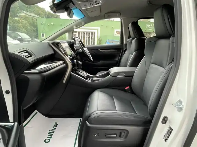 トヨタ アルファードハイブリット SR Cパッケージ 埼玉県 2021(令3)年 2.2万km ホワイトパールクリスタルシャイン モデリスタエアロ/検査時21.339km/純正9型ナビTV/純正フリップダウンモニター/バックカメラ/デジタルインナーミラー/前方ドライブレコーダー/レザーシート/1.2列目パワーシート/エアシート＆シートヒーター/ハンドルヒーター/助手席、２列目　オットマン/パワーバックドア/両側パワースライドドア/セーフティセンス/レーダークルーズコントロール/LEDヘッドライト/ETC 2.0/AC100V　１５００Wｘ２/プッシュスタート/保証書付整備手帳/取扱説明書