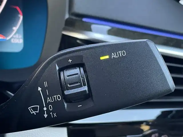 ＢＭＷ ５２３ｄ xDrive Mスポーツ EDジョイ+ 三重県 2020(令2)年 5万km サファイアブラックP 白革　/電動トランク　/アンビエントライト　/純正ナビ　/フルセグＴＶ　/カープレイ　/Ｂｌｕｅｔｏｏｔｈ　/ＥＴＣ　/前後ドライブレコーダー　/純正１９ＡＷ　/シートヒーター　/パワーシート　/インテリジェントセーフティ