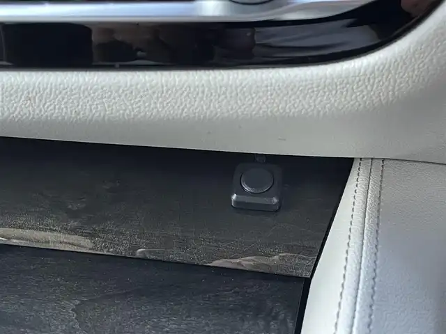 ＢＭＷ ５２３ｄ xDrive Mスポーツ EDジョイ+ 三重県 2020(令2)年 5万km サファイアブラックP 白革　/電動トランク　/アンビエントライト　/純正ナビ　/フルセグＴＶ　/カープレイ　/Ｂｌｕｅｔｏｏｔｈ　/ＥＴＣ　/前後ドライブレコーダー　/純正１９ＡＷ　/シートヒーター　/パワーシート　/インテリジェントセーフティ