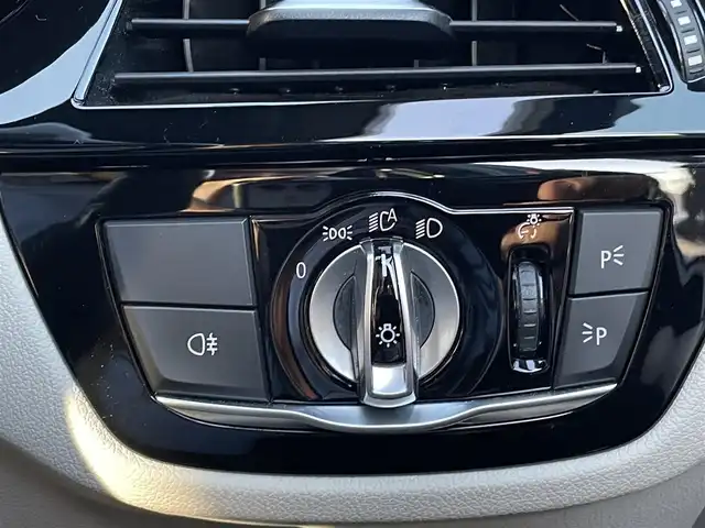 ＢＭＷ ５２３ｄ xDrive Mスポーツ EDジョイ+ 三重県 2020(令2)年 5万km サファイアブラックP 白革　/電動トランク　/アンビエントライト　/純正ナビ　/フルセグＴＶ　/カープレイ　/Ｂｌｕｅｔｏｏｔｈ　/ＥＴＣ　/前後ドライブレコーダー　/純正１９ＡＷ　/シートヒーター　/パワーシート　/インテリジェントセーフティ