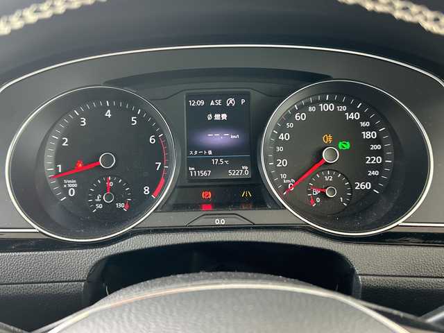 フォルクスワーゲン パサート ヴァリアント TSI ハイライン 埼玉県 2018(平30)年 11.2万km ディープブラックパールエフェクト ヴァリントTSIハイライン/本革巻きステアリング/ナッパ革シート/シートヒーター/シートメモリー/プッシュスタート/ETC/バックカメラ/電動パーキング/パーキングホールド/メモリナビ/フルセグTV/Bluetooth/コーナーセンサー/アダプティブクルーズコントロール/アイドリングストップ/パワーバックドア/ウィンカーミラー/トノカバー/木目調インパネ加装