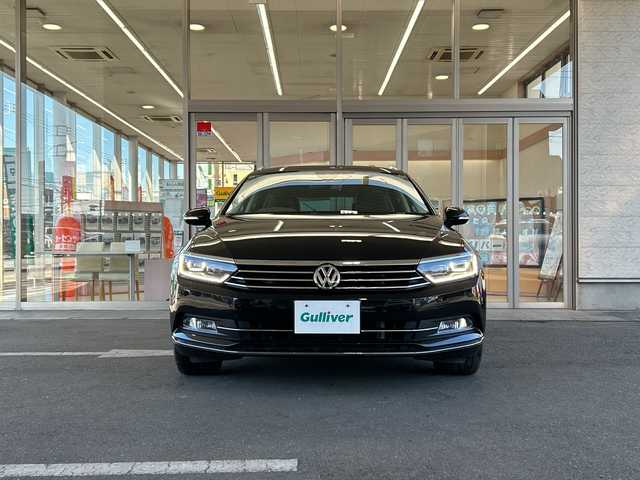 フォルクスワーゲン パサート ヴァリアント TSI ハイライン 埼玉県 2018(平30)年 11.2万km ディープブラックパールエフェクト ヴァリントTSIハイライン/本革巻きステアリング/ナッパ革シート/シートヒーター/シートメモリー/プッシュスタート/ETC/バックカメラ/電動パーキング/パーキングホールド/メモリナビ/フルセグTV/Bluetooth/コーナーセンサー/アダプティブクルーズコントロール/アイドリングストップ/パワーバックドア/ウィンカーミラー/トノカバー/木目調インパネ加装