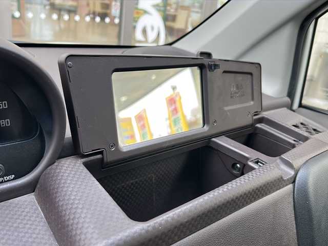 トヨタ スペイド G 埼玉県 2013(平25)年 14.8万km ホワイトパールクリスタルシャイン ＥＴＣ　/ワンオーナー　/純ナビ　/バックカメラ　/純フロア　/片側Ｐスライドドア　/ＢＴ／ＳＤ／ＡＭ／ＦＭ／ＣＤ／ＤＶＤ／フルセグ　/Ｄ席シートヒーター　/ＴＲＣ　/イモビライザー　/ステモリ/ハロゲン/Pスタート/Pミラー/オートライト/スペアキー１本　/IAT/保証書　/取扱説明書