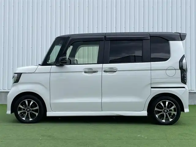 ホンダ Ｎ ＢＯＸ カスタム L コーディネートスタイル 香川県 2023(令5)年 2.5万km プラチナホワイトパール 登録時走行距離:24976km/純正７インチナビ　/フルセグＴＶ/Ｂカメラ　/前後ドラレコ　/ビルトインＥＴＣ　/両パワスラ　/クルーズコントロール　/ＬＥＤヘッドライト　/純正ＡＷ　/ＡＡＣ　/オートライト　/プッシュスタート　/スマートキー