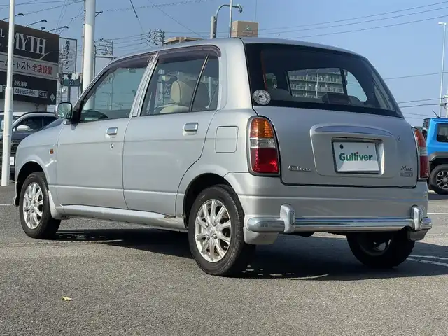 ダイハツ ミラ ジーノ 徳島県 2001(平13)年 4.3万km シルバー ドアバイザー/リヤデフォッガー/純正フロアマット/AM/FM/CD/MD/NEXCTA 13インチアルミホイール/スペアキー/取扱説明書/新車時保証書