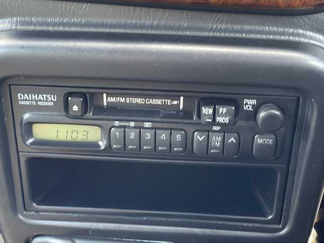 ダイハツ ミラ ジーノ 徳島県 2001(平13)年 4.4万km シルバーメタリック ドアバイザー/リヤデフォッガー/純正フロアマット/AM/FM/CD/MD/ハロゲンヘッドライト/NEXCTA 13インチアルミホイール/スペアキー/取扱説明書/新車時保証書