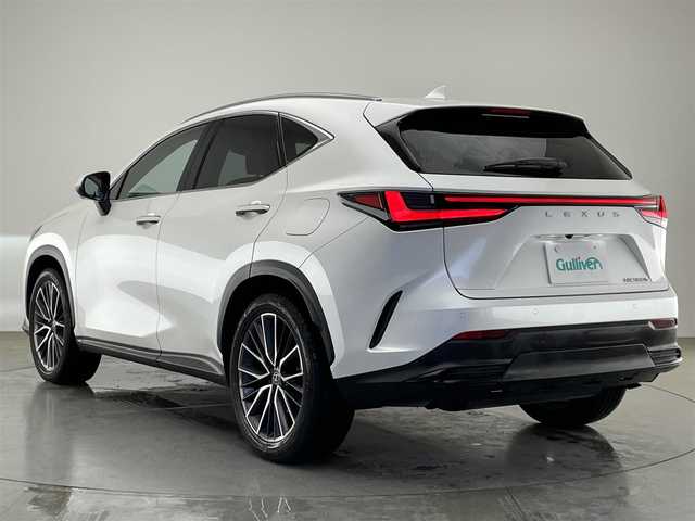 レクサス ＮＸ 350h バージョンL 愛知県 2023(令5)年 3.1万km ソニッククォーツ 純正１４型ディスプレイプラス　ナビ　フルセグＴＶ　ＨＤＭＩ　パノラマルーフ　レクサスチームメイト　全方位カメラ　茶革　シートヒーター　シートベンチレーション　ルーフレール　電動リアゲート　衝突軽減　追従クルコン　ハンドルヒーター　ルーフレール　ワイヤレス充電　デジタルインナーミラー　AC100V電源　内蔵型前後ドライブレコーダー　パドルシフト　HUD　BSM　PKSD　リアトラフィックアラート　禁煙車