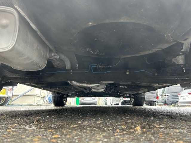 日産 ジューク 15RX タイプV 道東・釧路十勝 2011(平23)年 6.2万km ダークメタルグレー ワンオーナー/純正メモリーナビ/　　（DVD/CD/フルセグTV/Bluetooth）/バックカメラ/フォグライト/ヘッドライトレベライザー/電動格納ミラー/革巻きステアリング/運転席シートリフター/純正フロアマット/純正ドアバイザー/純正エンジンスターター/スマートキー/エンジンプッシュスタート/スペアキー/取扱説明書/保証書/ナビ取説/純正16インチアルミホイール