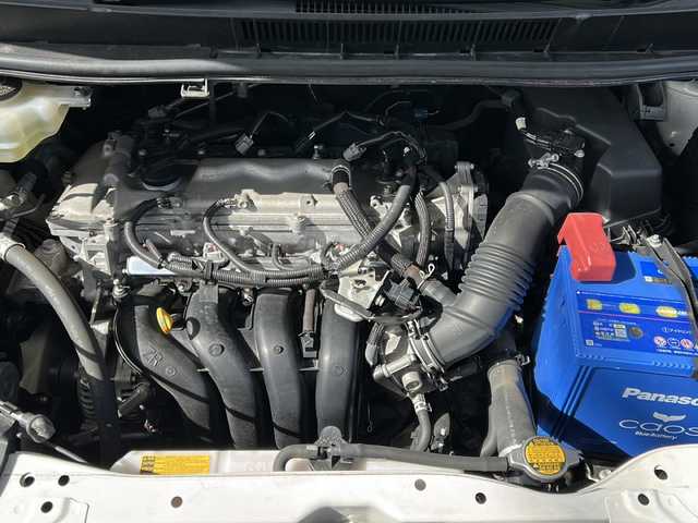 トヨタ ヴォクシー ZS 東京都 2014(平26)年 4.3万km ホワイトパールクリスタルシャイン ワンオーナー/純正SDナビ/【フルセグ・DVD再生可・CD・Bluetooth】/バックカメラ/ビルトインETC/純正フリップダウンモニター/両側パワースライドドア/横滑り防止機能/プッシュスタート/スマートキー/スペアキーあり/電動格納ミラー/ウィンカーミラー/アイドリングストップ/オートライト/純正フロアマット/純正ドアバイザー/新車保証書/取扱説明書