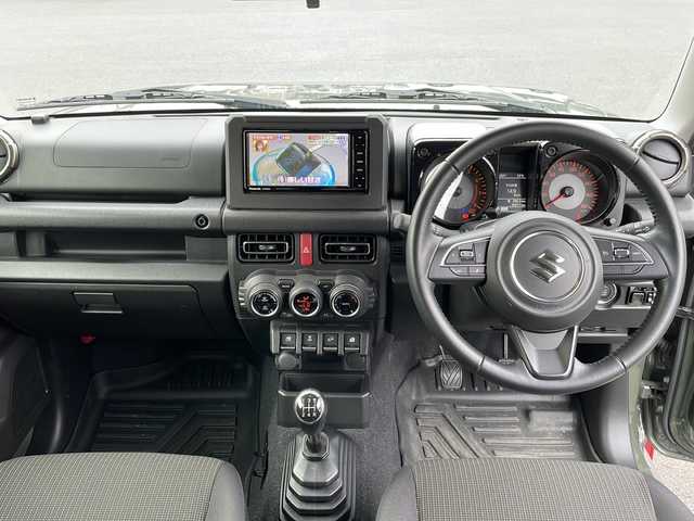 スズキ ジムニー シエラ JC 岩手県 2021(令3)年 3万km ジャングルグリーン ワンオーナー/純正SDナビ/AM/FM/CD/DVD/Bluetooth/フルセグTV/ビルトインETC/クルーズコントロール/衝突被害軽減ブレーキ/レーンキープアシスト/横滑り防止装置/シートヒーター/オートライト/LEDヘッドライト/フォグランプ/スマートキー/プッシュスタート/電動格納ミラー/純正15インチAW/フロアマット/保証書/取扱説明書