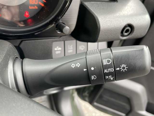 スズキ ジムニー シエラ JC 岩手県 2021(令3)年 3万km ジャングルグリーン ワンオーナー/純正SDナビ/AM/FM/CD/DVD/Bluetooth/フルセグTV/ビルトインETC/クルーズコントロール/衝突被害軽減ブレーキ/レーンキープアシスト/横滑り防止装置/シートヒーター/オートライト/LEDヘッドライト/フォグランプ/スマートキー/プッシュスタート/電動格納ミラー/純正15インチAW/フロアマット/保証書/取扱説明書