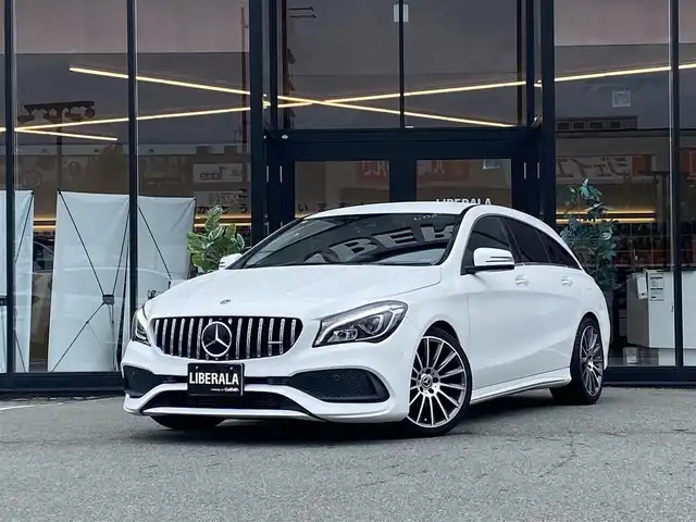 メルセデス・ベンツ ＣＬＡ１８０ Sブレイク AMG スタイル 福岡県 2018(平30)年 4.1万km 白 ・1オーナー/・アダプティブクルーズコントロール/・純正HDDナビ/USB/Bluetooth/CD/DVD/・バックカメラ/・ハーフレザーシート/シートヒーター/・社外前後ドライブレコーダー/・フルセグ/・ETC/・純正18AW/・プッシュスタート/・アイドリングストップ/・スマートキー/・電動リアゲート/・レーンキープアシスト/・オートライト/・LEDライト