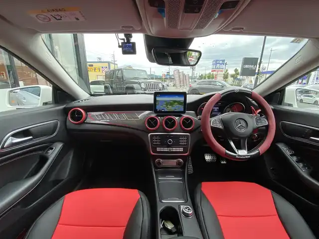 メルセデス・ベンツ ＣＬＡ１８０ Sブレイク AMG スタイル 福岡県 2018(平30)年 4.1万km 白 ・1オーナー/・アダプティブクルーズコントロール/・純正HDDナビ/USB/Bluetooth/CD/DVD/・バックカメラ/・ハーフレザーシート/シートヒーター/・社外前後ドライブレコーダー/・フルセグ/・ETC/・純正18AW/・プッシュスタート/・アイドリングストップ/・スマートキー/・電動リアゲート/・レーンキープアシスト/・オートライト/・LEDライト