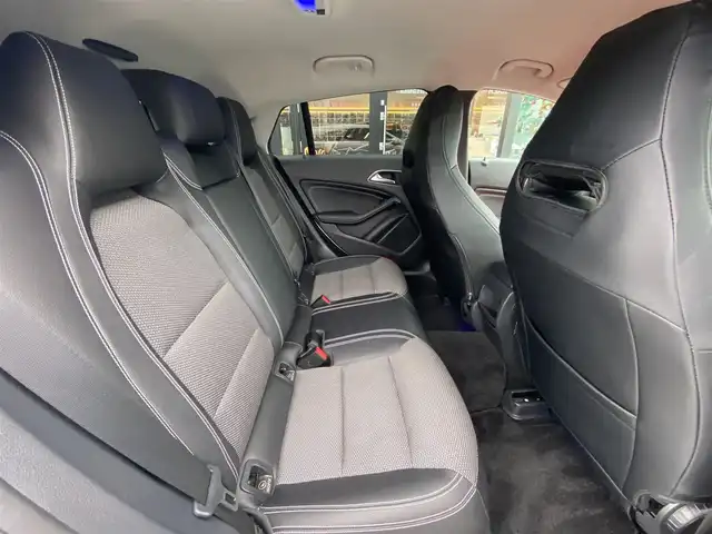メルセデス・ベンツ ＣＬＡ１８０ Sブレイク AMG スタイル 福岡県 2018(平30)年 4.1万km 白 ・1オーナー/・アダプティブクルーズコントロール/・純正HDDナビ/USB/Bluetooth/CD/DVD/・バックカメラ/・ハーフレザーシート/シートヒーター/・社外前後ドライブレコーダー/・フルセグ/・ETC/・純正18AW/・プッシュスタート/・アイドリングストップ/・スマートキー/・電動リアゲート/・レーンキープアシスト/・オートライト/・LEDライト