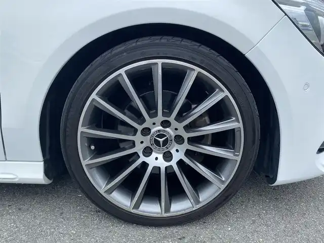 メルセデス・ベンツ ＣＬＡ１８０ Sブレイク AMG スタイル 福岡県 2018(平30)年 4.1万km 白 ・1オーナー/・アダプティブクルーズコントロール/・純正HDDナビ/USB/Bluetooth/CD/DVD/・バックカメラ/・ハーフレザーシート/シートヒーター/・社外前後ドライブレコーダー/・フルセグ/・ETC/・純正18AW/・プッシュスタート/・アイドリングストップ/・スマートキー/・電動リアゲート/・レーンキープアシスト/・オートライト/・LEDライト