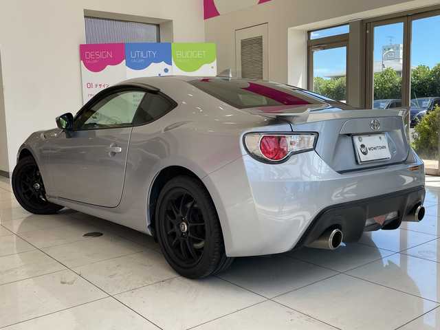 トヨタ ８６ GT リミテッド 埼玉県 2016(平28)年 8万km アイスシルバーメタリック 純正メモリナビ/　　CD/DVD/BT/フルセグ/バックカメラ　/クルーズコントロール　/HIDオートライト　/ハーフレザーシート/シートヒーター/パドルシフト　/ETC