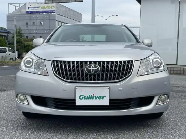 トヨタ クラウン マジェスタ Gタイプ 千葉県 2012(平24)年 10.8万km プレミアムシルバーパール プリクラッシュセーフティシステム/統合型走行安定システム(VDIM)/・ABS/・ブレーキアシスト/・横滑り抑制装置(TRC)/純正８インチHDDナビ/・ラジオ/CD・DVD/AUX/BT/バックカメラ/フルセグTV/純正ドライブレコーダー/レーダークルーズコントロール/プレミアム本革シート/パワーシート(全席)/シートヒーター(全席)/エアシート(D/N席のみ)/純正フロアマット/イージークローザー/コーナーセンサー/ディスチャージッヘドランプ/取扱説明書/保証書/スペアキー