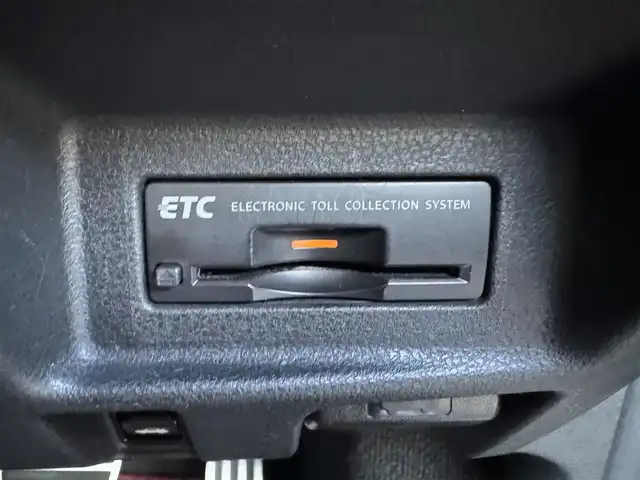 日産 ＧＴ－Ｒ ニスモ 三重県 2015(平27)年 5.6万km アルティメイトメタルシルバー ワンオーナー/専用カーボン製フロントバンパー/レッド加飾付カーボン製フロントスポイラー/レッド加飾付カーボン製サイドシルスポイラー/専用カーボン製リアスポイラー/ステンレス製マフラー一体レッド加飾付カーボン製りアアンダースポイラー/20インチRAYS製6本スポーク「NISMO」ロゴ入ブラック塗装アルミホイール/「NISMO」ロゴ入ブラック/レッドエンジンカバー/専用チューニング/ダンプトロニック(BILSTEIN)製電子制御可変ダンパー//NISMO専用サスペンション/brembo製フロント6ポッド/リア4ポッドイエロー塗装ブレーキキャリパー/ドリルドブレーキローター/カーウイングスナビゲーションシステム/・HDDナビ/・地デジTV/・DVD/CD/・Bluetooth/バックカメラ/RECARO製「NISMO」刺繍入ブラック革/レッドアルカンターラコンビバケットシート(カーボンバック)/イクリプス製ドライブレコーダー/ユピテル製GPSレーダー探知機/ビルトインETC/LEDヘッドランプ/・オートライト/プッシュエンジンスタート/インテリジェントキー×2/新車時保証書/取扱説明書