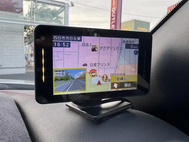 日産 ＧＴ－Ｒ ニスモ 三重県 2015(平27)年 5.6万km アルティメイトメタルシルバー ワンオーナー/専用カーボン製フロントバンパー/レッド加飾付カーボン製フロントスポイラー/レッド加飾付カーボン製サイドシルスポイラー/専用カーボン製リアスポイラー/ステンレス製マフラー一体レッド加飾付カーボン製りアアンダースポイラー/20インチRAYS製6本スポーク「NISMO」ロゴ入ブラック塗装アルミホイール/「NISMO」ロゴ入ブラック/レッドエンジンカバー/専用チューニング/ダンプトロニック(BILSTEIN)製電子制御可変ダンパー//NISMO専用サスペンション/brembo製フロント6ポッド/リア4ポッドイエロー塗装ブレーキキャリパー/ドリルドブレーキローター/カーウイングスナビゲーションシステム/・HDDナビ/・地デジTV/・DVD/CD/・Bluetooth/バックカメラ/RECARO製「NISMO」刺繍入ブラック革/レッドアルカンターラコンビバケットシート(カーボンバック)/イクリプス製ドライブレコーダー/ユピテル製GPSレーダー探知機/ビルトインETC/LEDヘッドランプ/・オートライト/プッシュエンジンスタート/インテリジェントキー×2/新車時保証書/取扱説明書