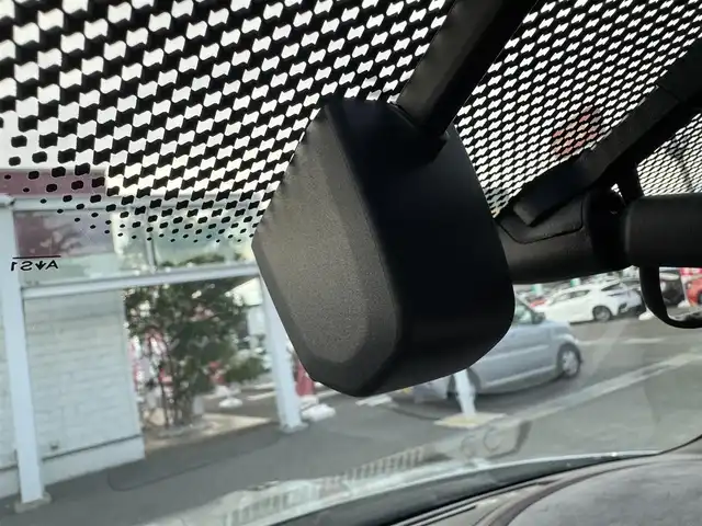 日産 ＧＴ－Ｒ ニスモ 三重県 2015(平27)年 5.6万km アルティメイトメタルシルバー ワンオーナー/専用カーボン製フロントバンパー/レッド加飾付カーボン製フロントスポイラー/レッド加飾付カーボン製サイドシルスポイラー/専用カーボン製リアスポイラー/ステンレス製マフラー一体レッド加飾付カーボン製りアアンダースポイラー/20インチRAYS製6本スポーク「NISMO」ロゴ入ブラック塗装アルミホイール/「NISMO」ロゴ入ブラック/レッドエンジンカバー/専用チューニング/ダンプトロニック(BILSTEIN)製電子制御可変ダンパー//NISMO専用サスペンション/brembo製フロント6ポッド/リア4ポッドイエロー塗装ブレーキキャリパー/ドリルドブレーキローター/カーウイングスナビゲーションシステム/・HDDナビ/・地デジTV/・DVD/CD/・Bluetooth/バックカメラ/RECARO製「NISMO」刺繍入ブラック革/レッドアルカンターラコンビバケットシート(カーボンバック)/イクリプス製ドライブレコーダー/ユピテル製GPSレーダー探知機/ビルトインETC/LEDヘッドランプ/・オートライト/プッシュエンジンスタート/インテリジェントキー×2/新車時保証書/取扱説明書