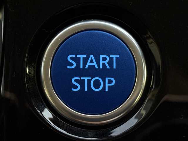 日産 セレナ e－パワー XV 滋賀県 2021(令3)年 1万km ブリリアントホワイトパール 純正１０インチナビ/(CD/DVD/Bluetooth/フルセグTV/iPod/SD)/アラウンドビューモニター/両側パワースライドドア/クリアランスソナー/クルーズコントロール/前後ドライブレコーダー/ETC2.0/純正１５インチアルミホイール/LEDヘッドライト/スマートキー/スペアキー