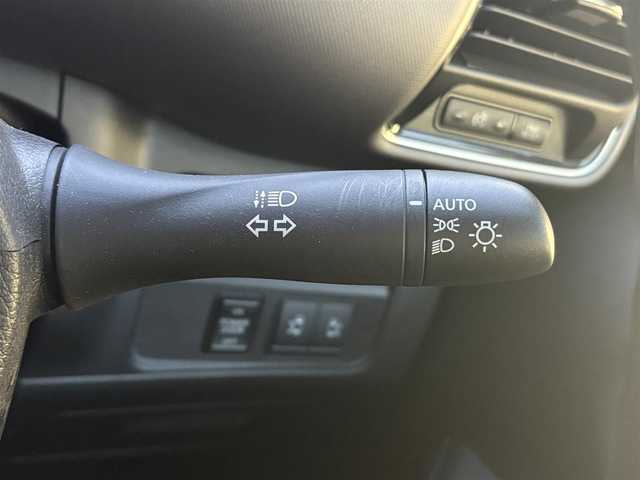 日産 セレナ e－パワー XV 滋賀県 2021(令3)年 1万km ブリリアントホワイトパール 純正１０インチナビ/(CD/DVD/Bluetooth/フルセグTV/iPod/SD)/アラウンドビューモニター/両側パワースライドドア/クリアランスソナー/クルーズコントロール/前後ドライブレコーダー/ETC2.0/純正１５インチアルミホイール/LEDヘッドライト/スマートキー/スペアキー