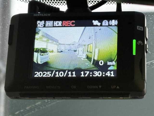 日産 セレナ e－パワー XV 滋賀県 2021(令3)年 1万km ブリリアントホワイトパール 純正１０インチナビ/(CD/DVD/Bluetooth/フルセグTV/iPod/SD)/アラウンドビューモニター/両側パワースライドドア/クリアランスソナー/クルーズコントロール/前後ドライブレコーダー/ETC2.0/純正１５インチアルミホイール/LEDヘッドライト/スマートキー/スペアキー