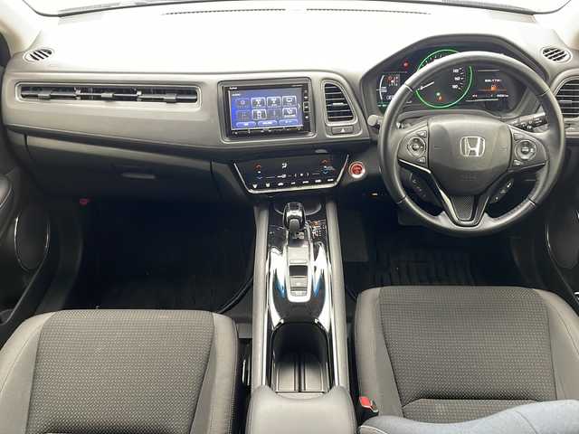 ホンダ ヴェゼル ハイブリッド X ホンダセンシング 沖縄県 2018(平30)年 4.3万km オーロラアメジストメタリック 純正ナビ【ＶＸＭ－１８４ＶＦｉ】/　フルセグＴＶ　Ｂｌｕｅｔｏｏｔｈ　ＣＤ　ＤＶＤ　ＡＭ　ＦＭ/ＵＳＢ入力端子　/バックカメラ　/ＥＴＣ　/ドライブレコーダー　/クルーズコントロール/スマートキー　/ステアリングスイッチ/アイドリングストップ　/ＬＥＤヘッドライト/オートライト/純正アルミホイール　/純正フロアマット