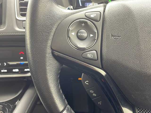 ホンダ ヴェゼル ハイブリッド X ホンダセンシング 沖縄県 2018(平30)年 4.3万km オーロラアメジストメタリック 純正ナビ【ＶＸＭ－１８４ＶＦｉ】/　フルセグＴＶ　Ｂｌｕｅｔｏｏｔｈ　ＣＤ　ＤＶＤ　ＡＭ　ＦＭ/ＵＳＢ入力端子　/バックカメラ　/ＥＴＣ　/ドライブレコーダー　/クルーズコントロール/スマートキー　/ステアリングスイッチ/アイドリングストップ　/ＬＥＤヘッドライト/オートライト/純正アルミホイール　/純正フロアマット