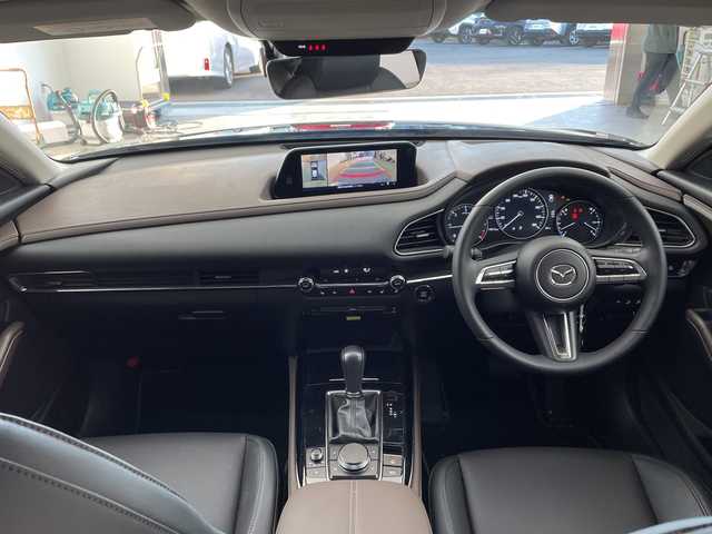 マツダ ＣＸ－３０ XD Lパッケージ 兵庫県 2021(令3)年 2万km ジェットブラックマイカ ・4WD/・ワンオーナー/・i-ACTIVSENSE/・車間制御/・速度標識検知/・ドライバーモニタリング/・前側方接近車両検知/・後側方接近車両検知/・車線逸脱警報システム/・BSM/・レーンキープアシスト/・ディスタンス＆スピードアラート/・スマートブレーキサポート/・スマートブレーキサポート（後進時）/・前後コーナーセンサー/・レーダークルーズコントロール/・オートマチックハイビーム/・純正ナビ＆フルセグ＆BT＆DVD＆HDMI/・全方位カメラ/・HUD/・黒革シート/・前席シートヒーター/・運転席パワーシート/・運転席メモリーシート/・ステアリングヒーター/・ステアリングリモコン/・純正前後ドライブレコーダー/・ビルトインETC/・スマートキー/・スペアキー/・プッシュスタート/・LEDヘッドライト/・フォグ/・オートライト/・純正18インチアルミホイール/・トノカバー