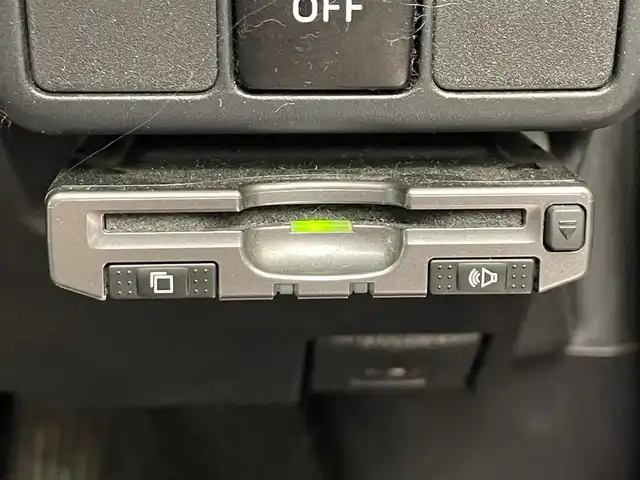 トヨタ アクア S 滋賀県 2012(平24)年 8.4万km スーパーレッドⅤ 社外オーディオ/【Bluetooth/CD/USB/AUX】/LEDヘッドライト/オートライト/ETC/プッシュスタート/スマートキー/ステアリングリモコン/純正フロアマット