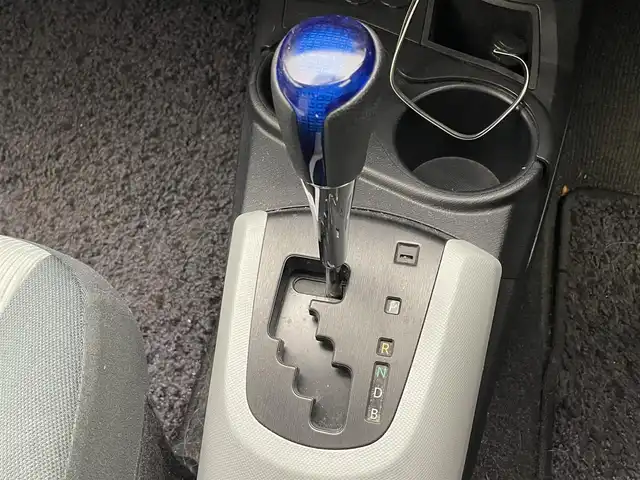 トヨタ アクア S 滋賀県 2012(平24)年 8.4万km スーパーレッドⅤ 社外オーディオ/【Bluetooth/CD/USB/AUX】/LEDヘッドライト/オートライト/ETC/プッシュスタート/スマートキー/ステアリングリモコン/純正フロアマット