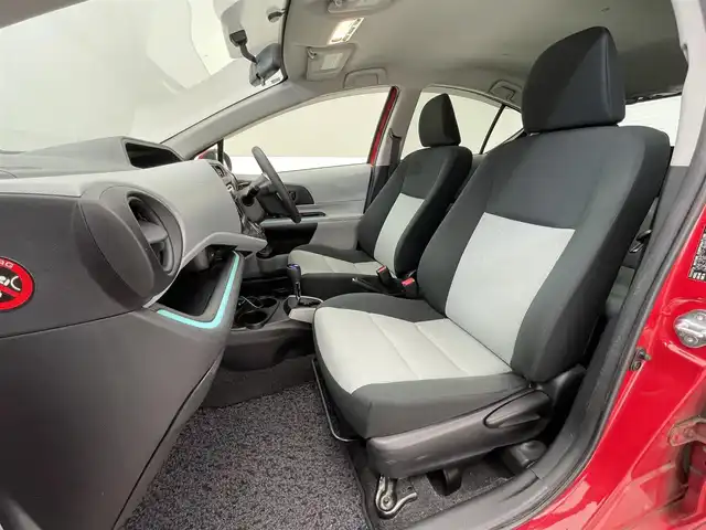 トヨタ アクア S 滋賀県 2012(平24)年 8.4万km スーパーレッドⅤ 社外オーディオ/【Bluetooth/CD/USB/AUX】/LEDヘッドライト/オートライト/ETC/プッシュスタート/スマートキー/ステアリングリモコン/純正フロアマット