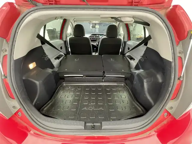 トヨタ アクア S 滋賀県 2012(平24)年 8.4万km スーパーレッドⅤ 社外オーディオ/【Bluetooth/CD/USB/AUX】/LEDヘッドライト/オートライト/ETC/プッシュスタート/スマートキー/ステアリングリモコン/純正フロアマット