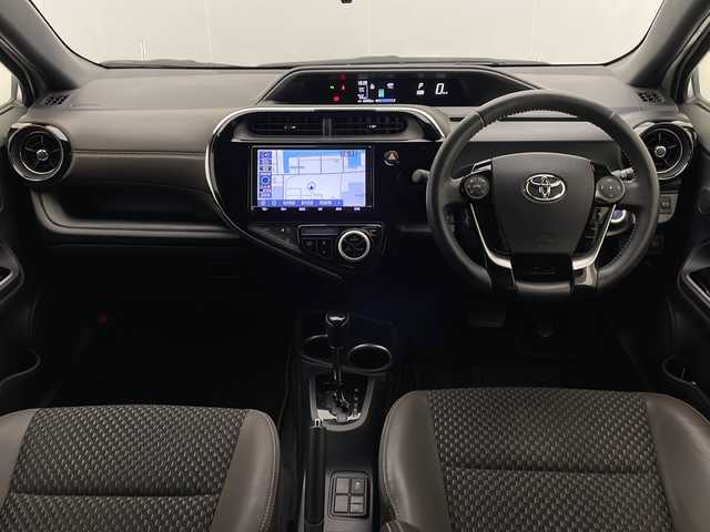 トヨタ アクア クロスオーバー グラム 宮崎県 2019(令1)年 6.3万km ホワイトパールクリスタルシャイン Toyota Safety Sense/〇プリクラシュセーフティ/〇レーンディパーチャーアラート/〇パーキングサポートブレーキ/〇クリアランスソナー/〇オートマチックハイビーム/〇先行車発進/純正9インチSDナビ/フルセグTV/CD/DVD/Bluetooth/バックカメラ/ビルトインETC/前後ドライブレコーダー