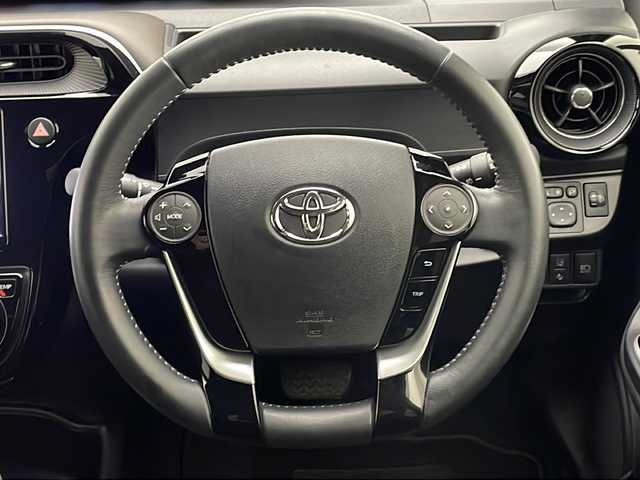 トヨタ アクア クロスオーバー グラム 宮崎県 2019(令1)年 6.3万km ホワイトパールクリスタルシャイン Toyota Safety Sense/〇プリクラシュセーフティ/〇レーンディパーチャーアラート/〇パーキングサポートブレーキ/〇クリアランスソナー/〇オートマチックハイビーム/〇先行車発進/純正9インチSDナビ/フルセグTV/CD/DVD/Bluetooth/バックカメラ/ビルトインETC/前後ドライブレコーダー