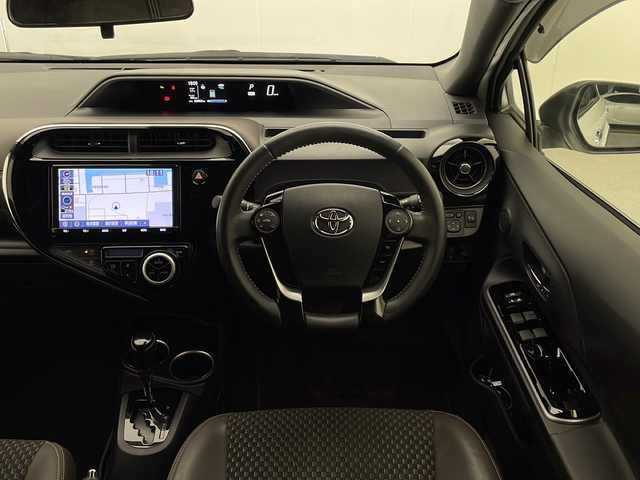 トヨタ アクア クロスオーバー グラム 宮崎県 2019(令1)年 6.3万km ホワイトパールクリスタルシャイン Toyota Safety Sense/〇プリクラシュセーフティ/〇レーンディパーチャーアラート/〇パーキングサポートブレーキ/〇クリアランスソナー/〇オートマチックハイビーム/〇先行車発進/純正9インチSDナビ/フルセグTV/CD/DVD/Bluetooth/バックカメラ/ビルトインETC/前後ドライブレコーダー