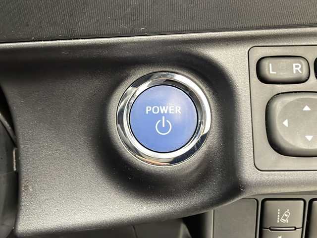 トヨタ アクア クロスオーバー グラム 宮崎県 2019(令1)年 6.3万km ホワイトパールクリスタルシャイン Toyota Safety Sense/〇プリクラシュセーフティ/〇レーンディパーチャーアラート/〇パーキングサポートブレーキ/〇クリアランスソナー/〇オートマチックハイビーム/〇先行車発進/純正9インチSDナビ/フルセグTV/CD/DVD/Bluetooth/バックカメラ/ビルトインETC/前後ドライブレコーダー