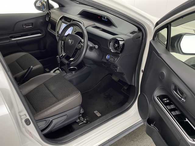 トヨタ アクア クロスオーバー グラム 宮崎県 2019(令1)年 6.3万km ホワイトパールクリスタルシャイン Toyota Safety Sense/〇プリクラシュセーフティ/〇レーンディパーチャーアラート/〇パーキングサポートブレーキ/〇クリアランスソナー/〇オートマチックハイビーム/〇先行車発進/純正9インチSDナビ/フルセグTV/CD/DVD/Bluetooth/バックカメラ/ビルトインETC/前後ドライブレコーダー